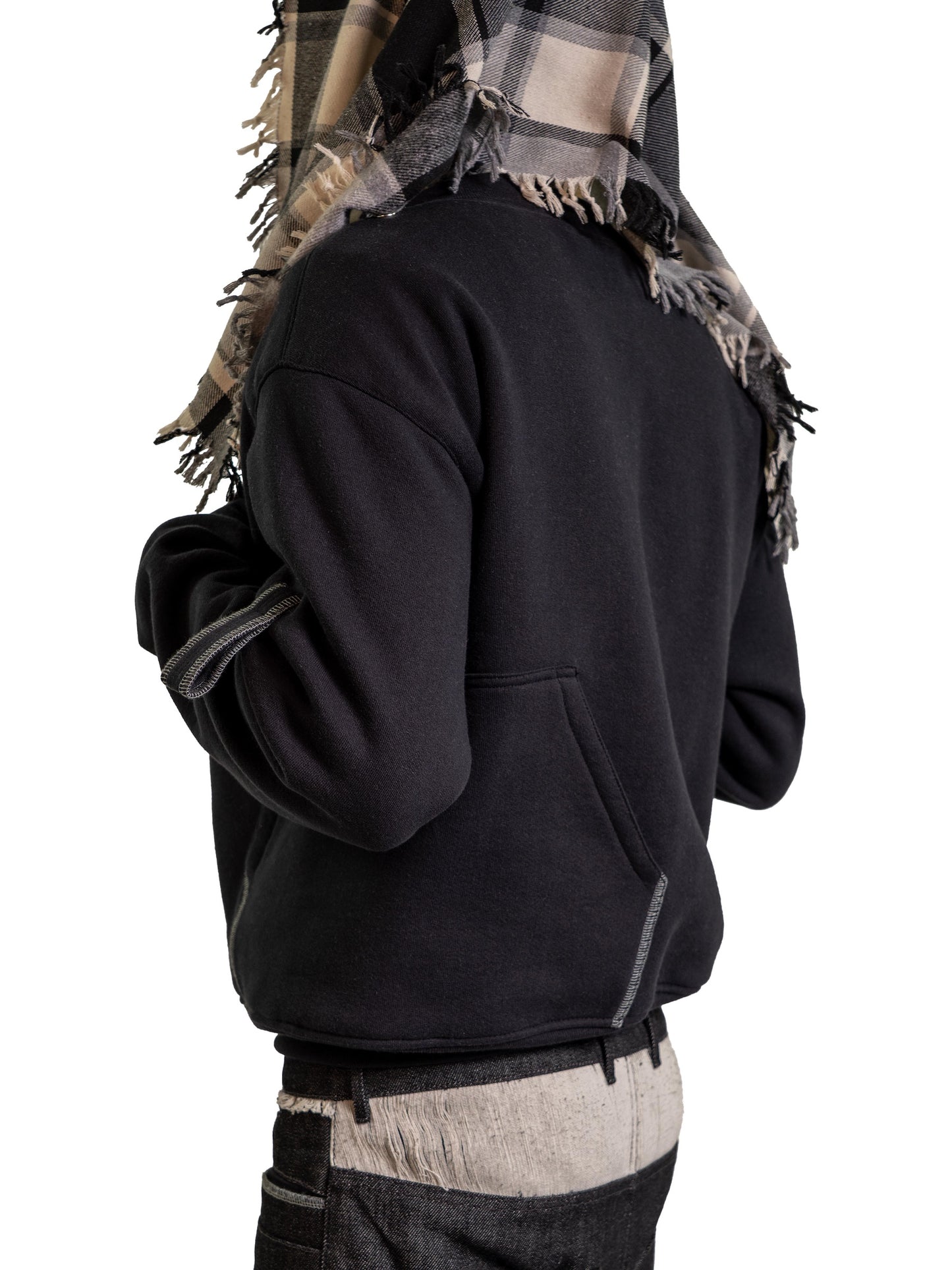 VARSITY SCARF CREWNECK