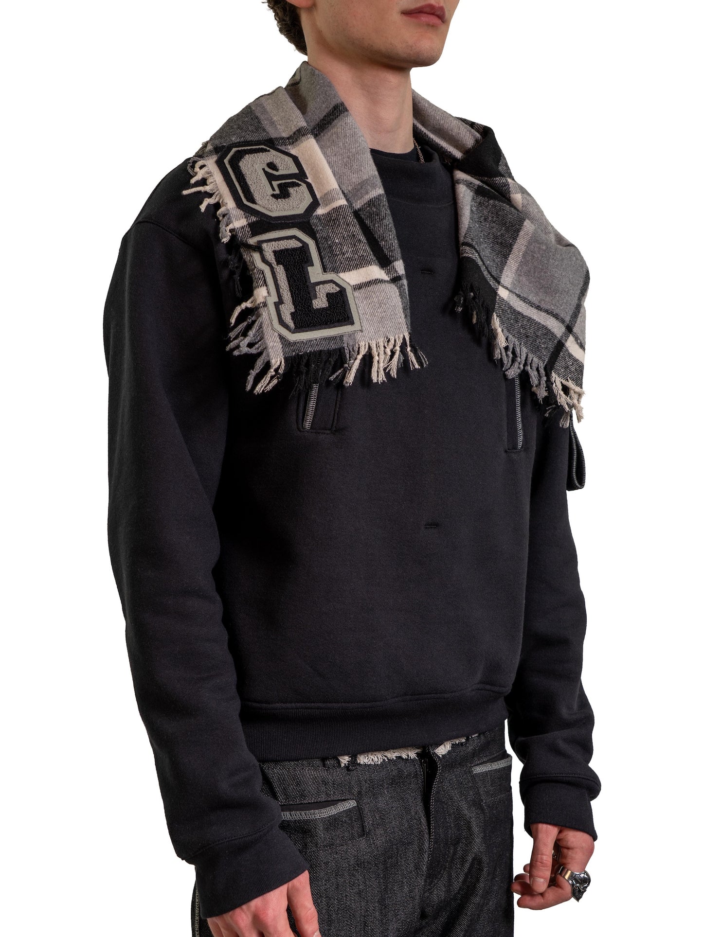 VARSITY SCARF CREWNECK